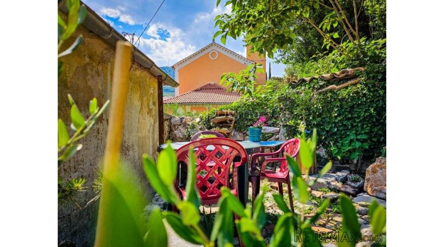 BAKAR KUĆA 140M2 NA 20M OD MORA! - 2