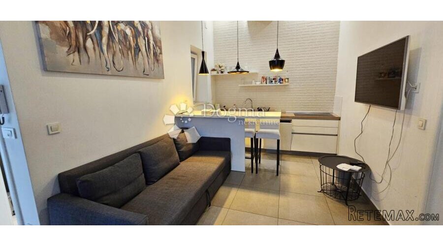 Prodaj stana-3 apartmana, centar, 102,52m2
