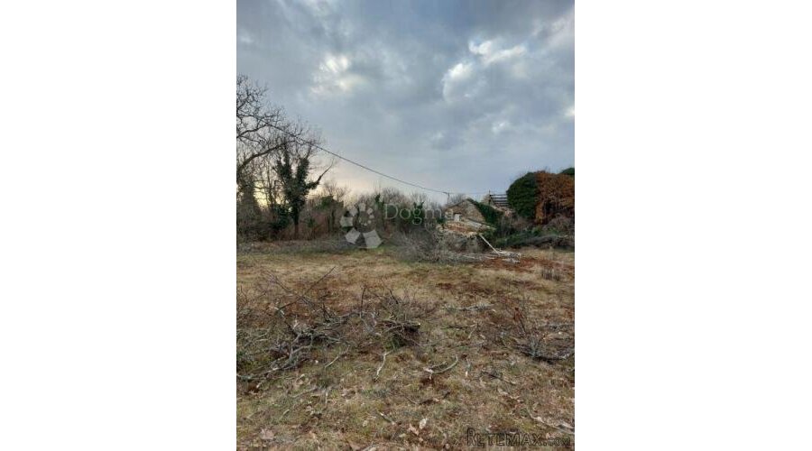 građevinsko zemljište sa 4 ruševine - 3
