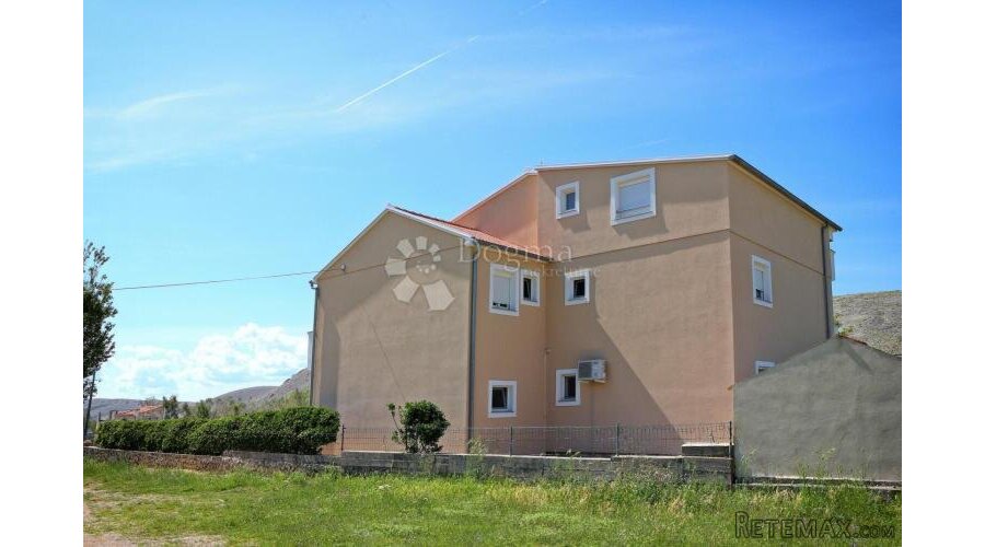INVESTICIJA Vlašići, Pag - Kuća s 5 apartmana 50m od mora - 3