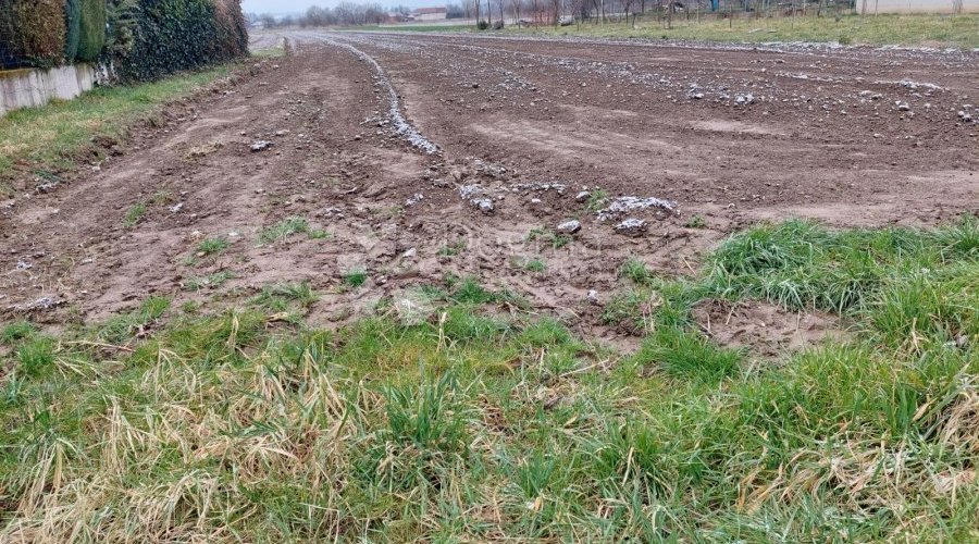 Zemljište u Biškupcu - 2