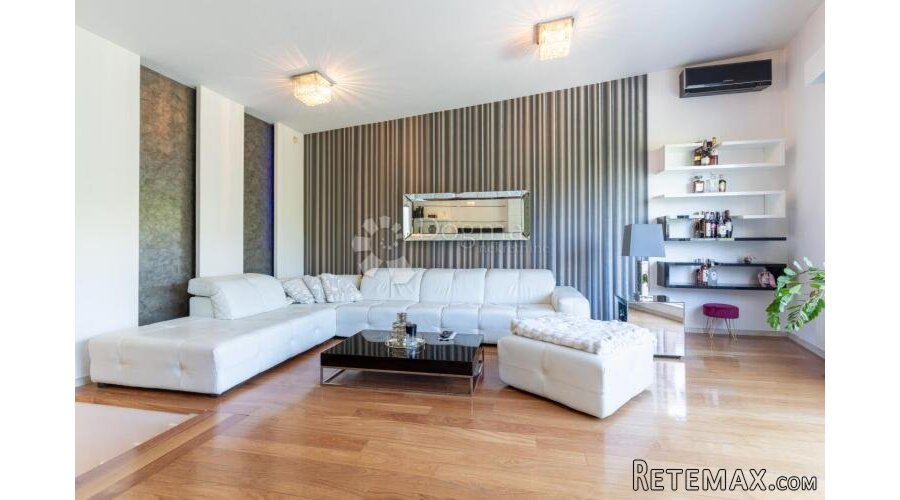 Top Penthouse Pun Svjetla - 2 Terase - 2 Balkona - 2 Parking - 3