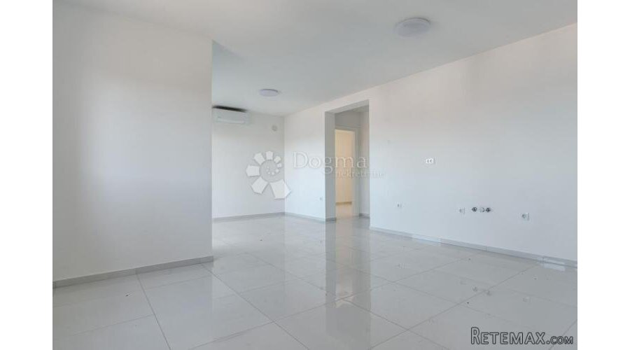 Prekrasan veliki apartman u blizini mora - 3