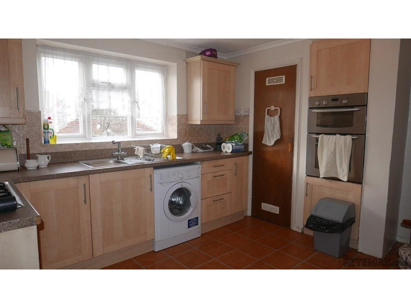 3 Bedrooms - Semi Detached - Coleshill.. - 2