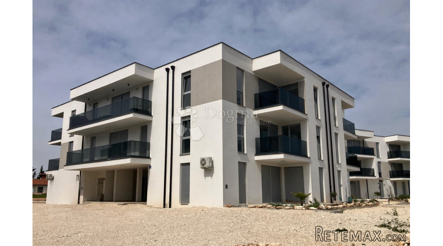 2S+DB, 2. kat u novogradnji - 1 km od mora - 61,21 m2