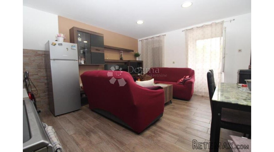 GROBNIK LUKEŽI DVOJNA KUĆA 90M2