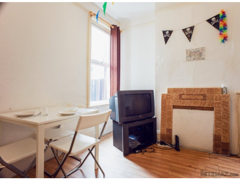 Single with single bed near Leyton.. - 2
