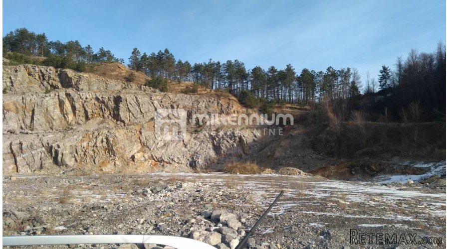 Gorski kotar, Vrata, zemljište u poslovnoj zoni