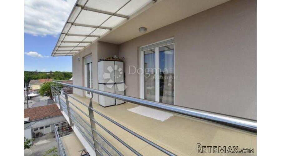 Predivan penthouse u centru Dugog Sela - 2