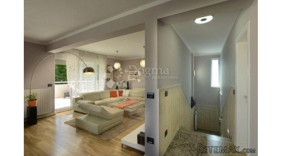 Predivan penthouse u centru Dugog Sela - 3
