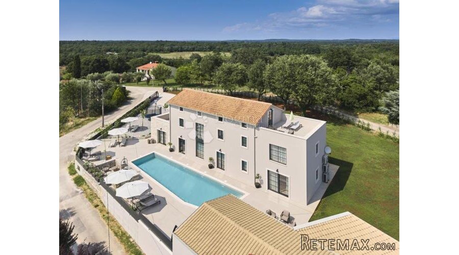 Poreč, luksuzna vila s bazenom, 5 spavaćih soba, pogled mor