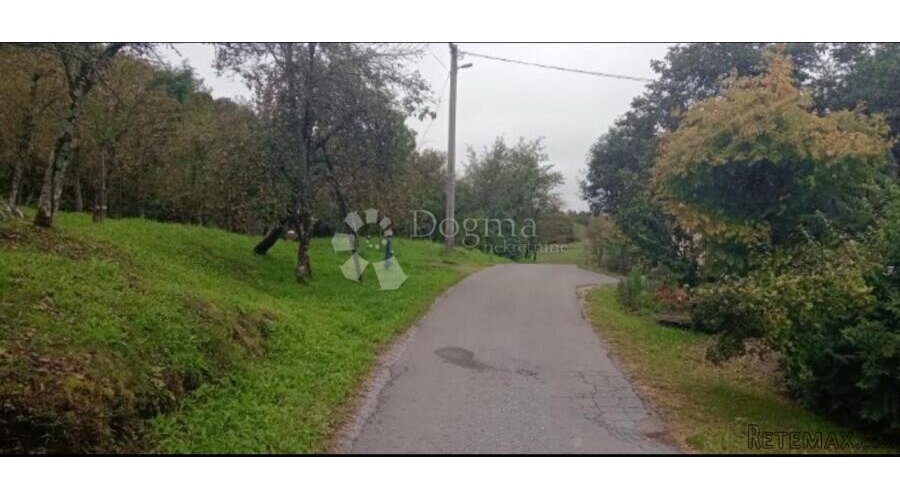 Zanimljivo zemljište s potencijalom u Osojniku - 3
