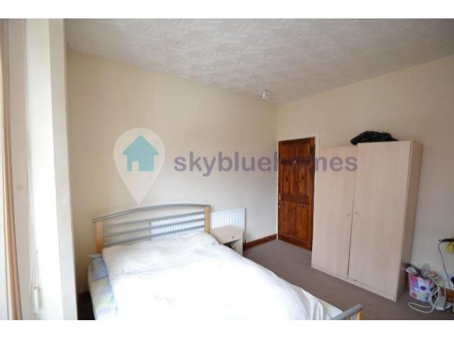 House - TV INCLUDED IN ALL BEDROOMS AND..