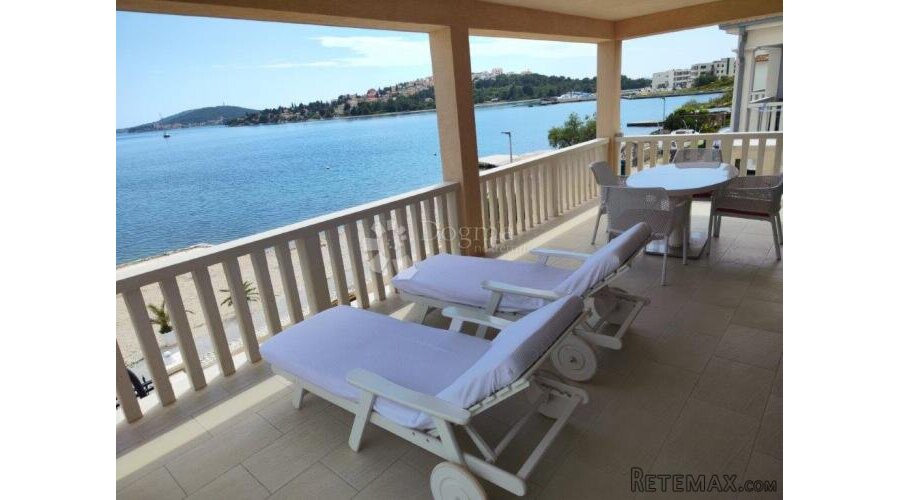 ROGOZNICA- PREDIVNA VILLA NA PLAŽI - 2