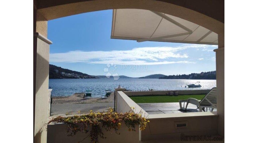 ROGOZNICA- PREDIVNA VILLA NA PLAŽI - 3