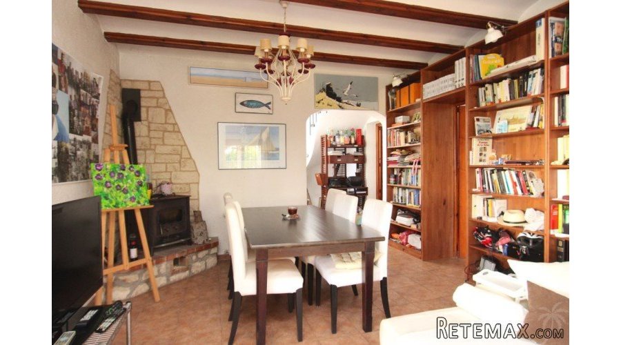 A pretty detached.. - 5