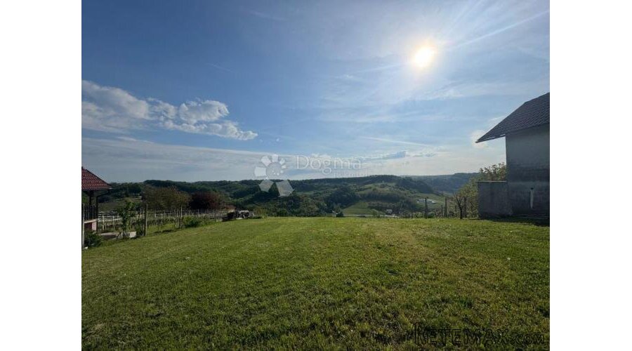 Pogled koji osvaja – zemljište s panoramom Čeva i Ivanščice