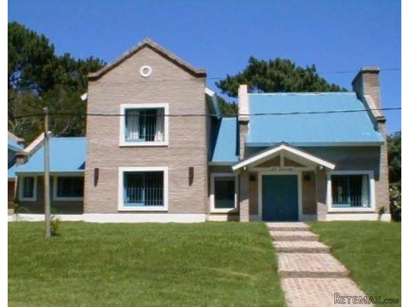 4 Bedroom House - For Rent - Rinc. Del.. - 2