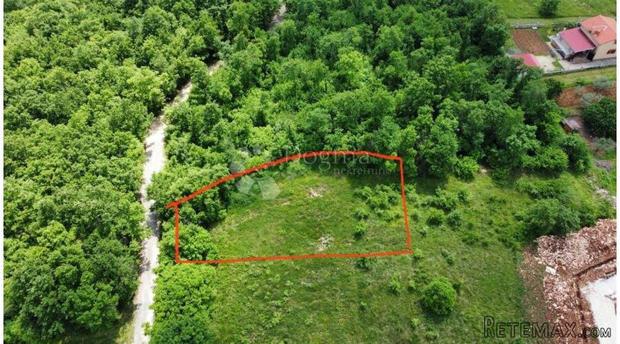 Građevinsko zemljište u centralnoj Istri, mirna lokacija za