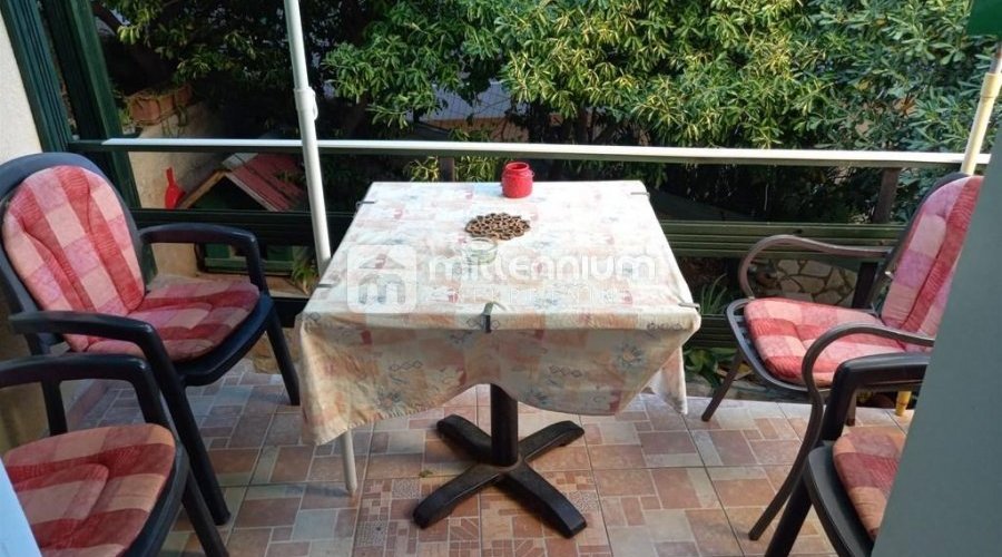 Mali Lošinj, 200m2, samostojeća kuća, 2. red od mora - 7