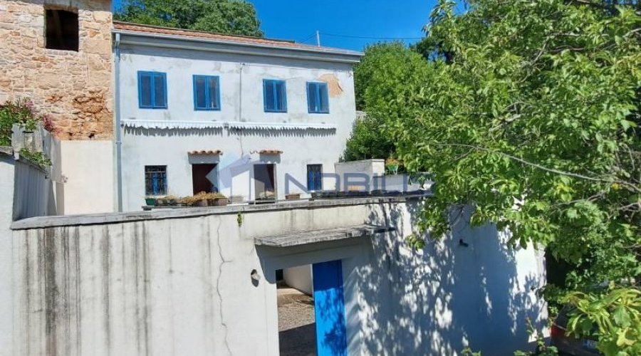 Crikvenica - Mavrići, kuća 160 m2 s dvorištem i vrtom - SN..