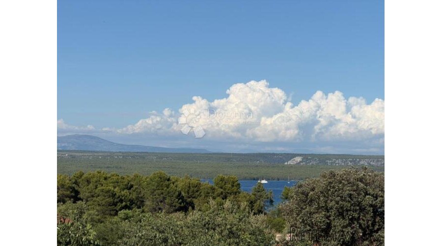 Raslina – parcela 450 m² s pogledom na jezero