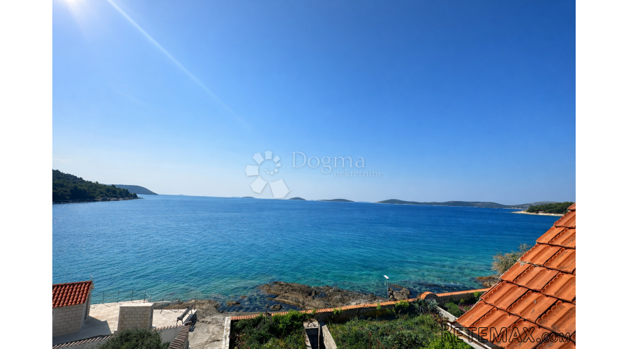 PRVIĆ, Kuća prvi red do mora s najljepšim pogledom na Jadran - 2