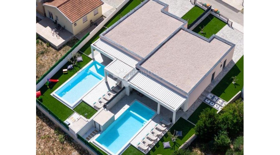 POLJICA BRIG - VILLA S BAZENOM, NOVOGRADNJA