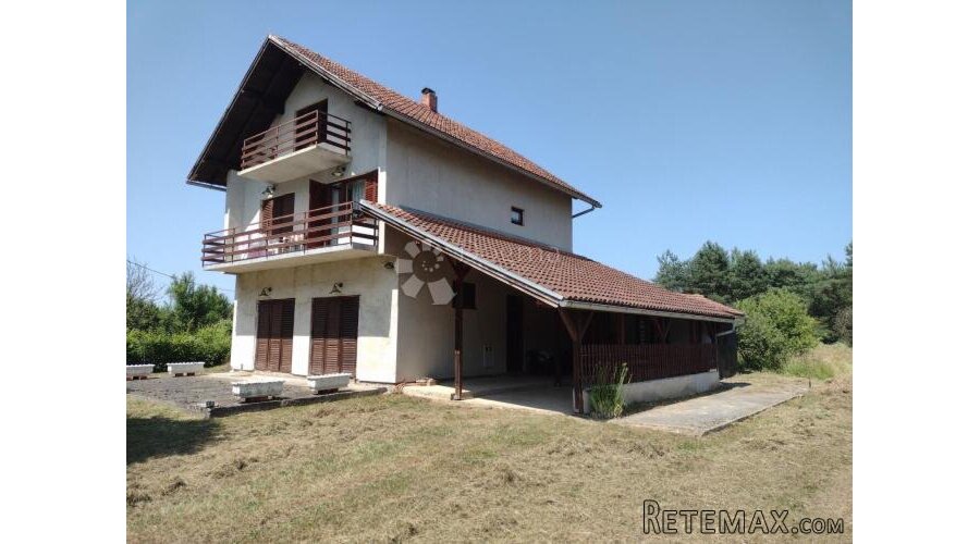 Lijepa ladanjska kuća