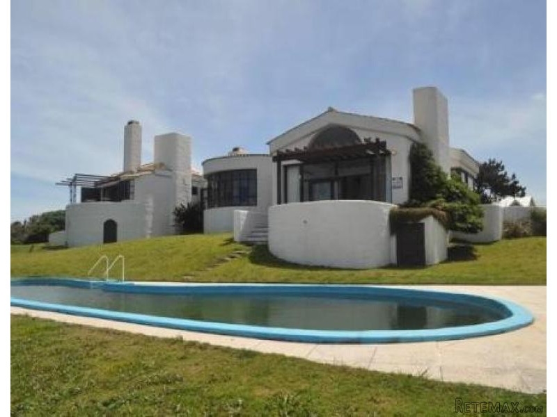 4 Bedroom House - For Rent -..