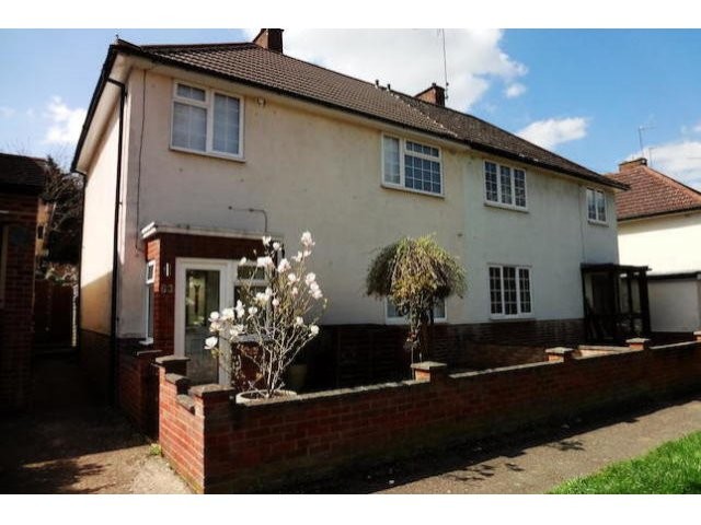 3 bed semi-detached house to rent