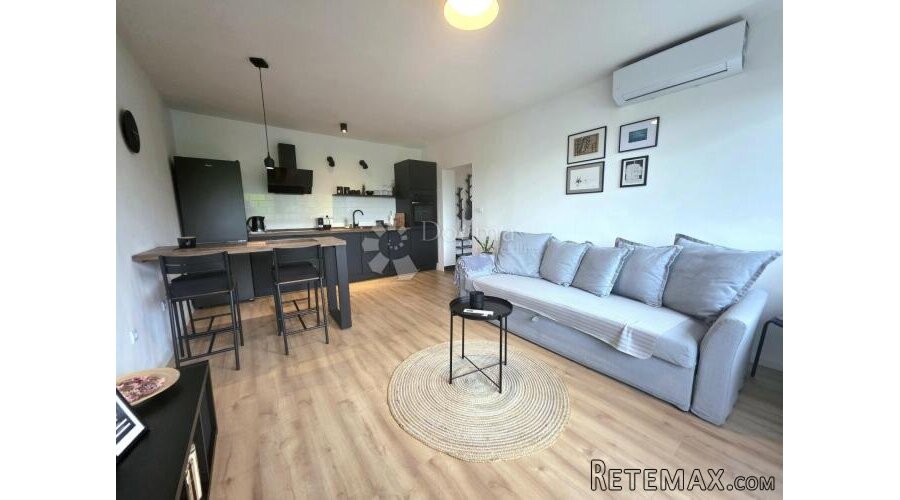 PRODAJA, Stan, Karlovac, NKP 51 m2, Kompletno novouređen, No