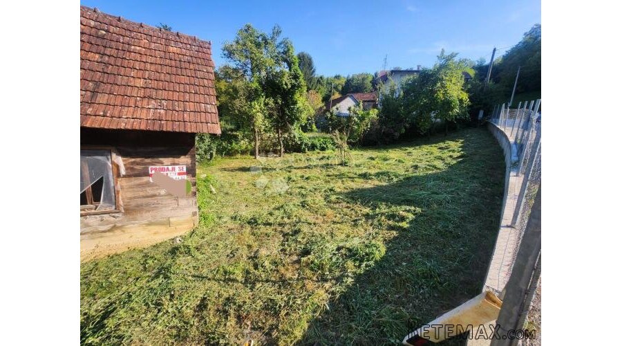 Drvena hrastova kuća 120m² za renovaciju sa dvorištem - 2