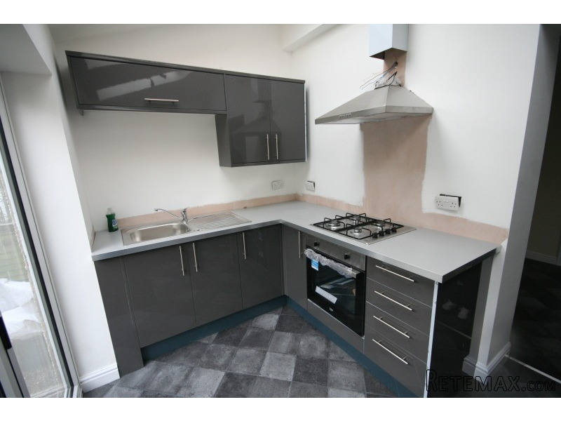 Restmore Avenue, Guiseley Ls20 9dg - 2