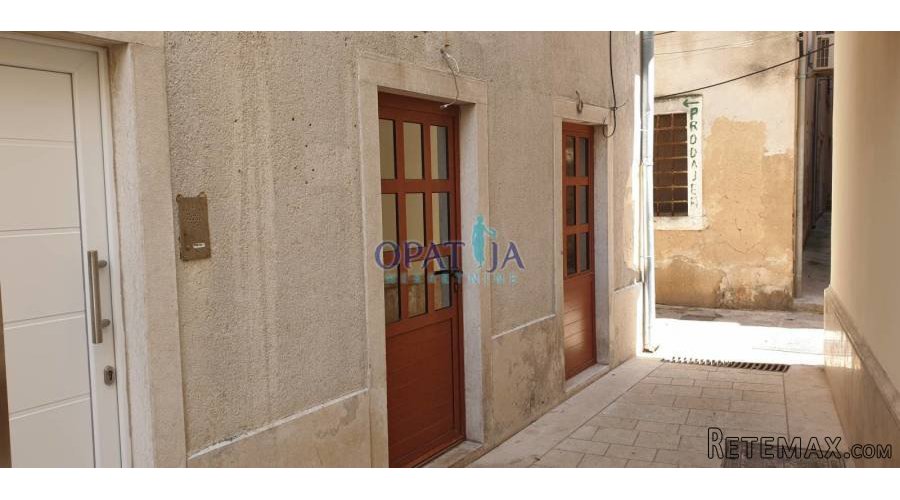 M.Lošinj, centar - PRILIKA!!! Poslovni prostor - 2