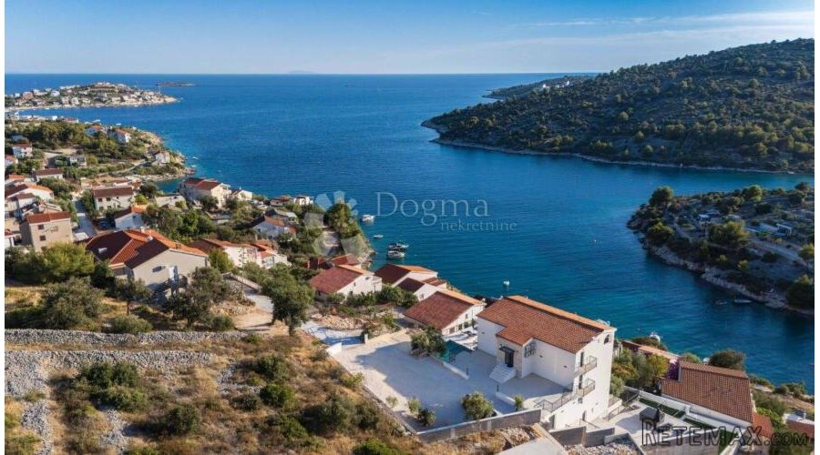 SEVID -PROSTRANA VILLA 50M OD MORA S TOP POGLEDOM - 3