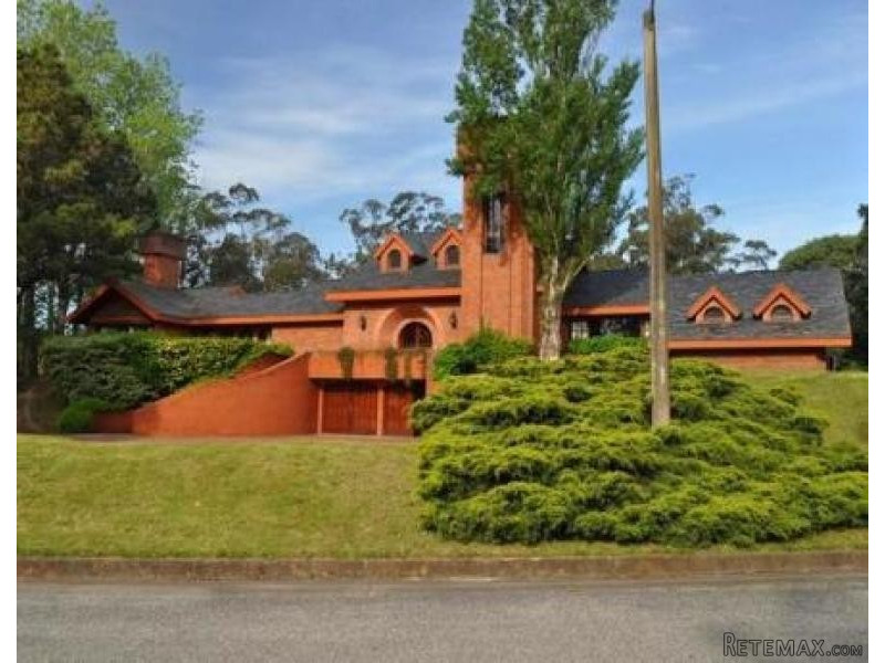4 Bedroom House - For Rent - Beverly..