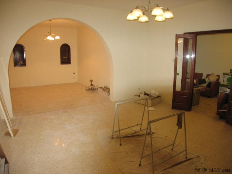 Terraced House, Luxurious Finish