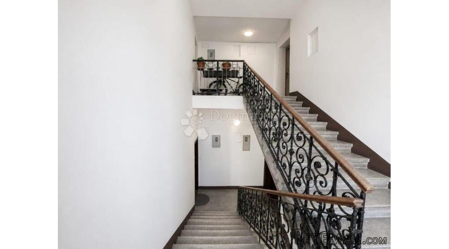 PRILIKA !!! 142 m² | parkirno mjesto | ostava | strogi centa