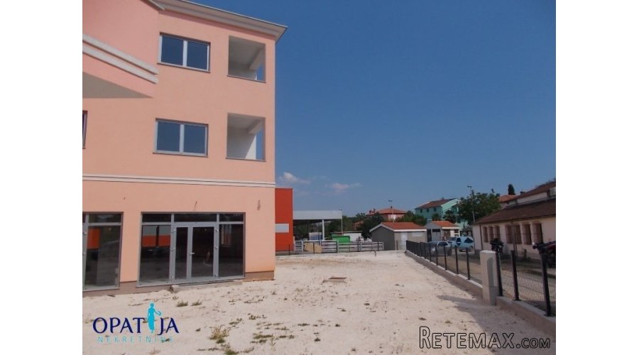 Rovinj-Poslovna zgrada - PRILIKA !!! - 2