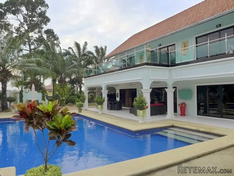 For Rent: immaculate 4 bedroom..