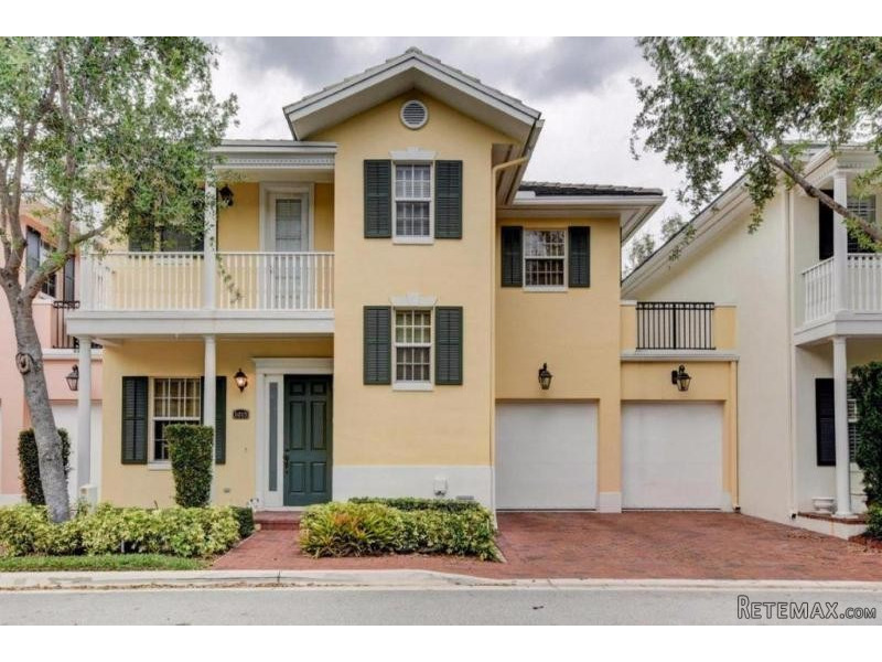 1015 E Heritage Club Circle, Delray..