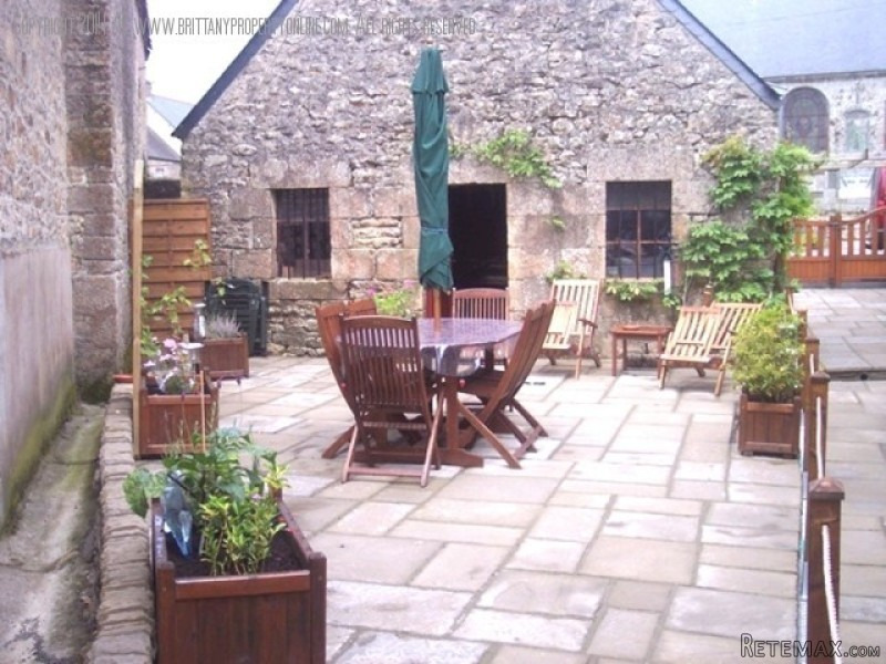 4 bed longere + workshop in private..