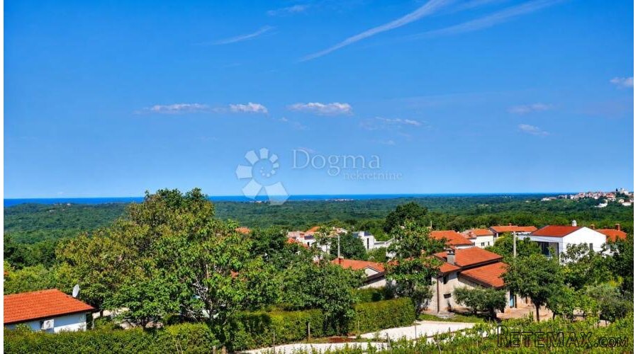 POREČ (okolica) - Građevinsko zemljište sa pogledom na more
