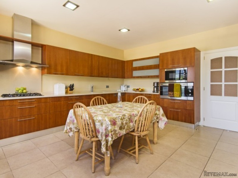 Lovely Villa With Views To The.. - 2