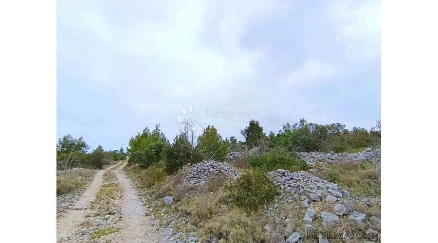 POLJOPRIVREDNO ZEMLJIŠTE ZUBATNJI RATANAC, MILNA - 2