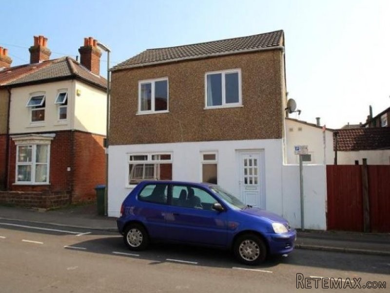 Unfurnished 2 bedroom Property For..