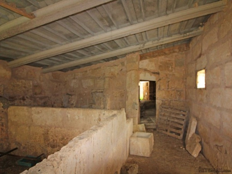 Country House To Renovate With Old.. - 2