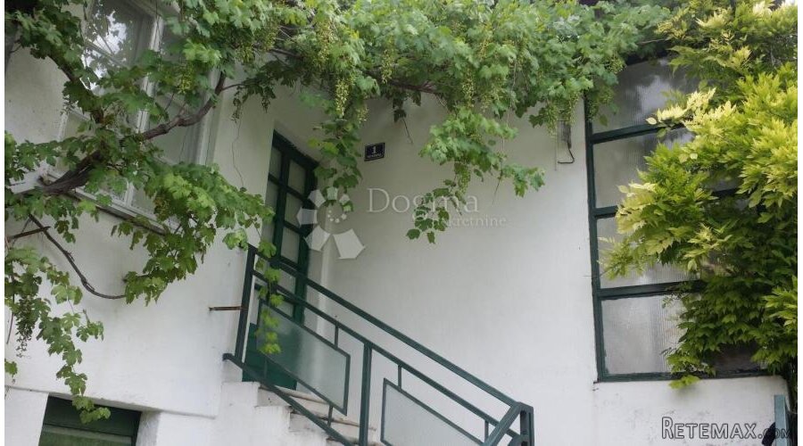 Samostojeća kuća s velikom okućnicom – Kaštel Štafilić - 3