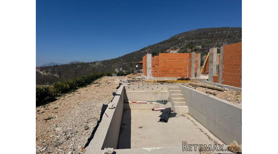 Zagvozd kuća s bazenom u izgradnji - 3